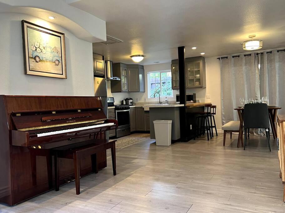 Stylish Mediterranean Villa, Pool, Jacuzzi, Hollywood & Malibu Bliss لوس أنجلوس المظهر الخارجي الصورة