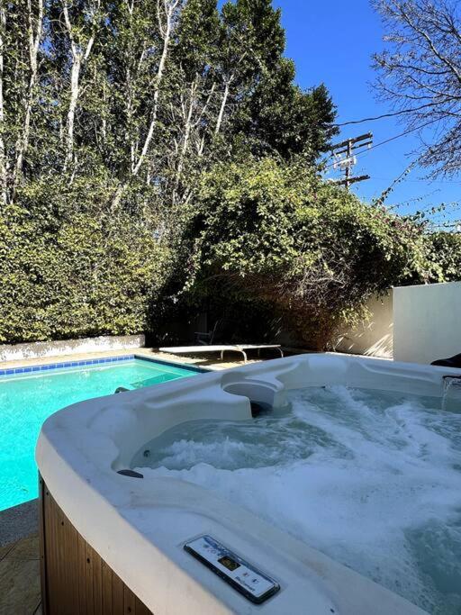Stylish Mediterranean Villa, Pool, Jacuzzi, Hollywood & Malibu Bliss لوس أنجلوس المظهر الخارجي الصورة