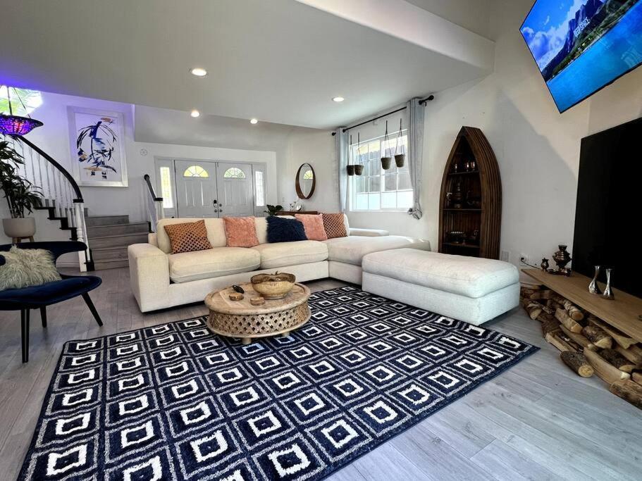 Stylish Mediterranean Villa, Pool, Jacuzzi, Hollywood & Malibu Bliss لوس أنجلوس المظهر الخارجي الصورة